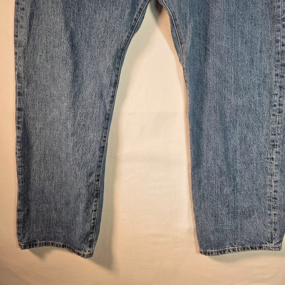 Levis 501‎ Original Straight Fit Mens Blue Jeans Medium Wash Button Fly